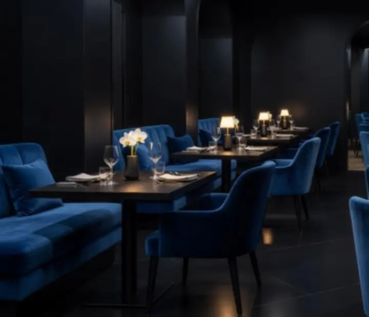 Wieczorne wnętrze restauracji Strefaveloria